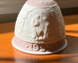 LLadro bell with box