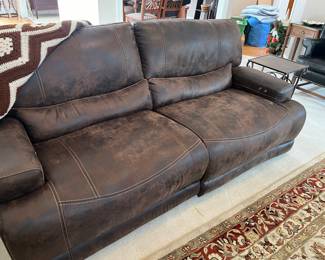 Pre-sell item. Very nice dual power leather recliner set.  Very comfortable! Priced at 400 for set 