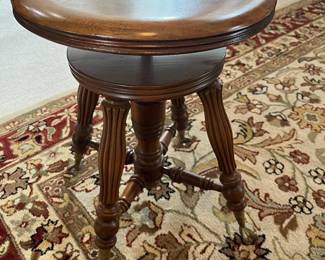 Mint antique piano stool w/ ball and claw feet