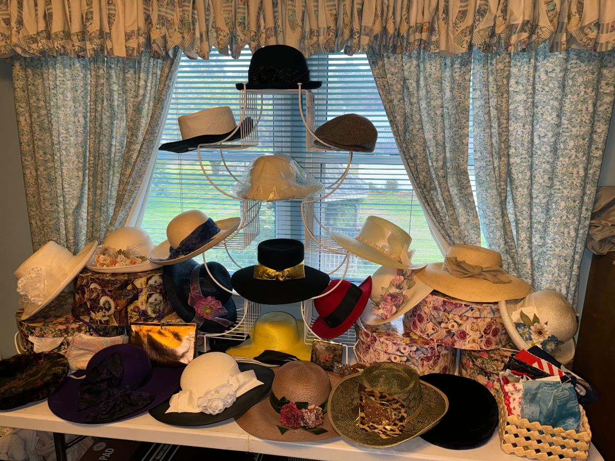 LADYS HATS 