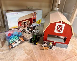 Schleich Barn w/box and barn animals 