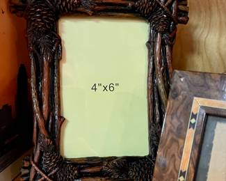 2 matching frames