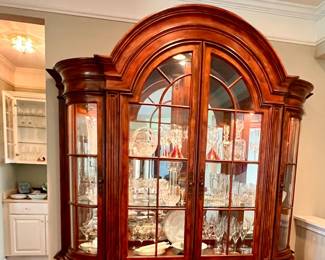 Stunning lighted dinning cabinet 