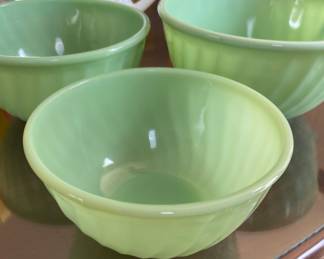 Jadeite swirl bowl set