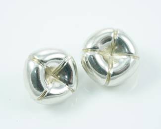 Tufted sterling earrings-Weiss