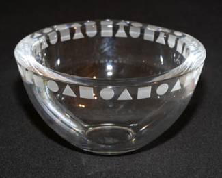 Geometric bowls by Sasaki Ward Bennett