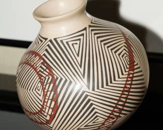 Mata Ortiz pottery-by Alfredo Rodriguez-aka Freddie