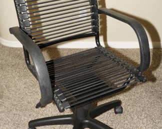 Bungee rolling office chair
