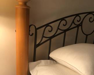 QUEEN SIZE MATTRESS SET AND HEADBOARD