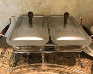 CHAFING DISH