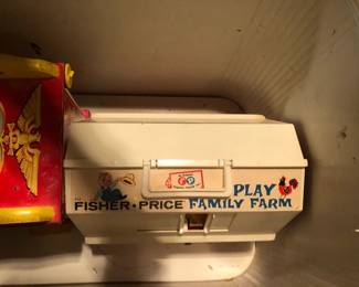 FISHER PRICE FAMILY FARM