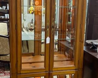 Pine Curio w/4 Glass Doors 