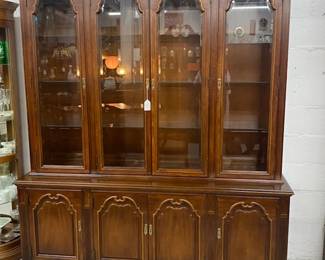 Thomasville Step Back China Cabinet 