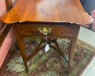 Tea Table w/Stretcher Base