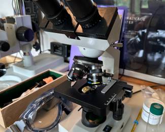 OMAX Digital LED Compound Microscope