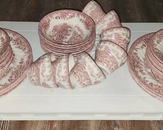 Churchill pink print dish set