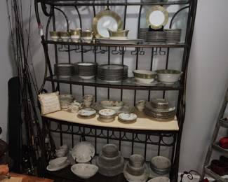 Baker's rack (great for a flea market booth!)