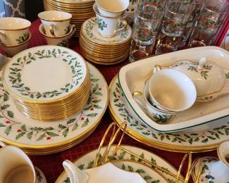 Lenox Christmas Pattern China