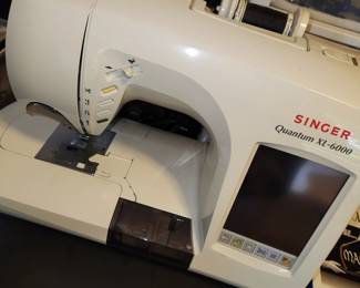 Singeer Quantum XL-6000 Embroidery/Sewing Machine - One of the best!