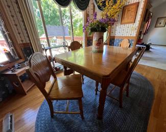 Vintage Oak Kitchen Table and Chairs with 2 leafs