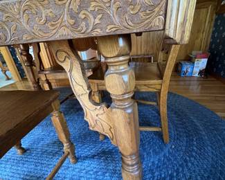 Vintage Oak Kitchen Table and Chairs with 2 leafs