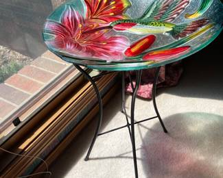 Hummingbird bird bath