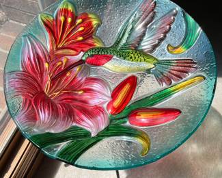 Hummingbird bird bath