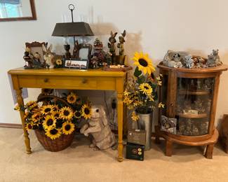 Small table; sunflowers, small display cabinet