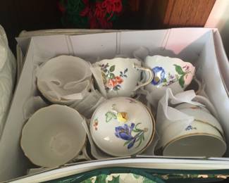 Dining Room- Cups, Creamer, Sugar Bowl