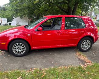 2003 Golf
21,800 miles
5 speed
4 door
Runs great

$6995 obo (waiting on title)