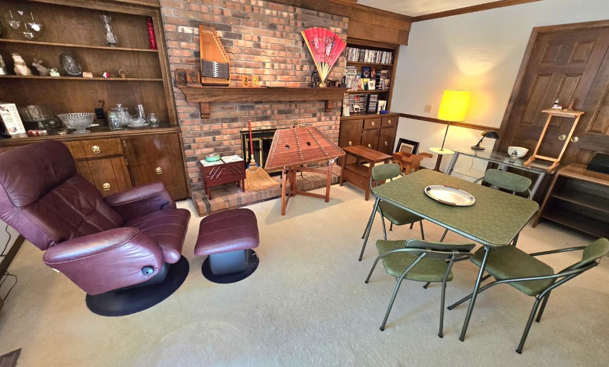 OKEMOSBRIARWOOD FULL HOUSE SALE in Okemos, MI starts on 8/22/2024