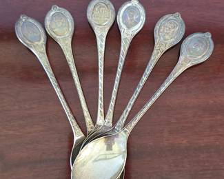 Sterling silver sovereign queen spoon set