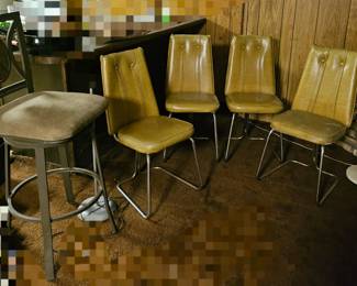 4 chairs, tall bar stool