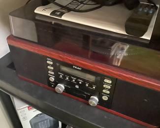VINTAGE TEAC RECORD PLAYER - 