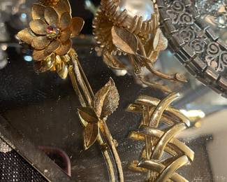 vintage pins/brooches 