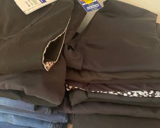 larger size 12-14 -16 on lots  of  mint condition pants for ladies 