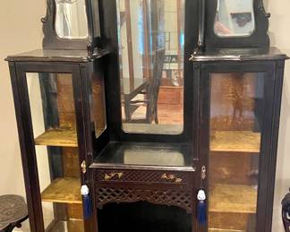 Antique Victorian étagère 
