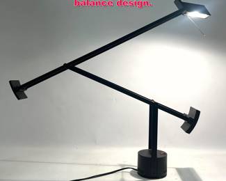 Lot 240 TIZIO Artemide desk lamp. Counter balance design. 