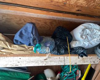 Sleeping bags, tents, air mattresses & tops 