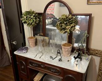 Victorian ladies dresser