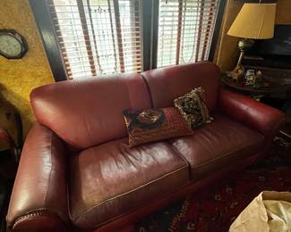 Nice leather loveseat 