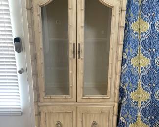 China Cabinet Missing Glass Shelving