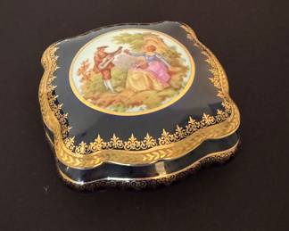 Vintage Limoges France trinket box. 