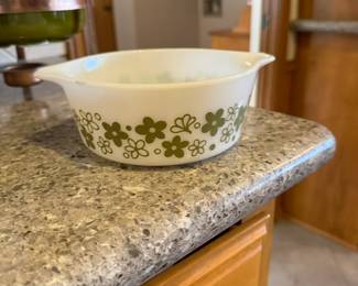 Vintage Pyrex Crazy Daisy avocado green.