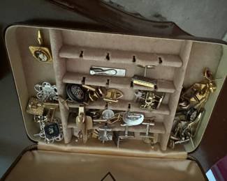 Men's vintage cuff links.