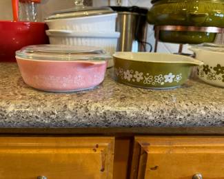 Vintage PYREX Gooseberry with lid.