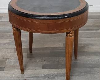 Lot # : 112 - Vintage round side table, as is
