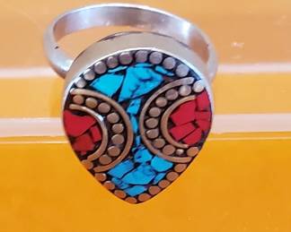Lot # : 414 - Tibetan handmade ring with turquoise and coral stones 
