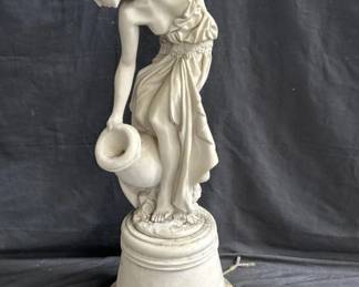 Lot # : 487 - Composite garden ornament
