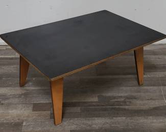 Lot # : 118 - Herman Miller Eames-style coffee table
